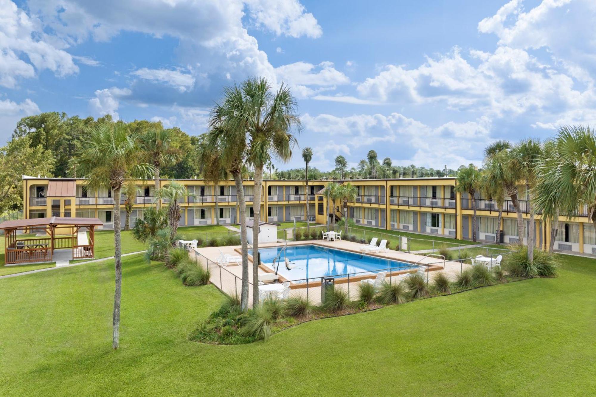 Days Inn By Wyndham Lake City I-75 Exterior photo